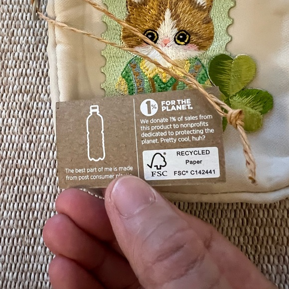 NWT Bottle Buddy Pouch w Cat & Clover Embroidery / Strap - Picture 2 of 5